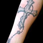 croix, tatouage  chambery , savoie, dermographink, reyes